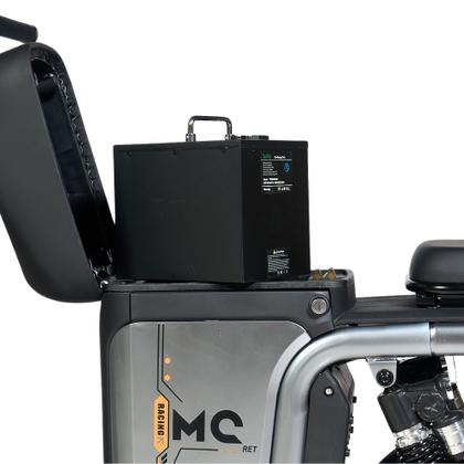 Bateria removível sob o assento