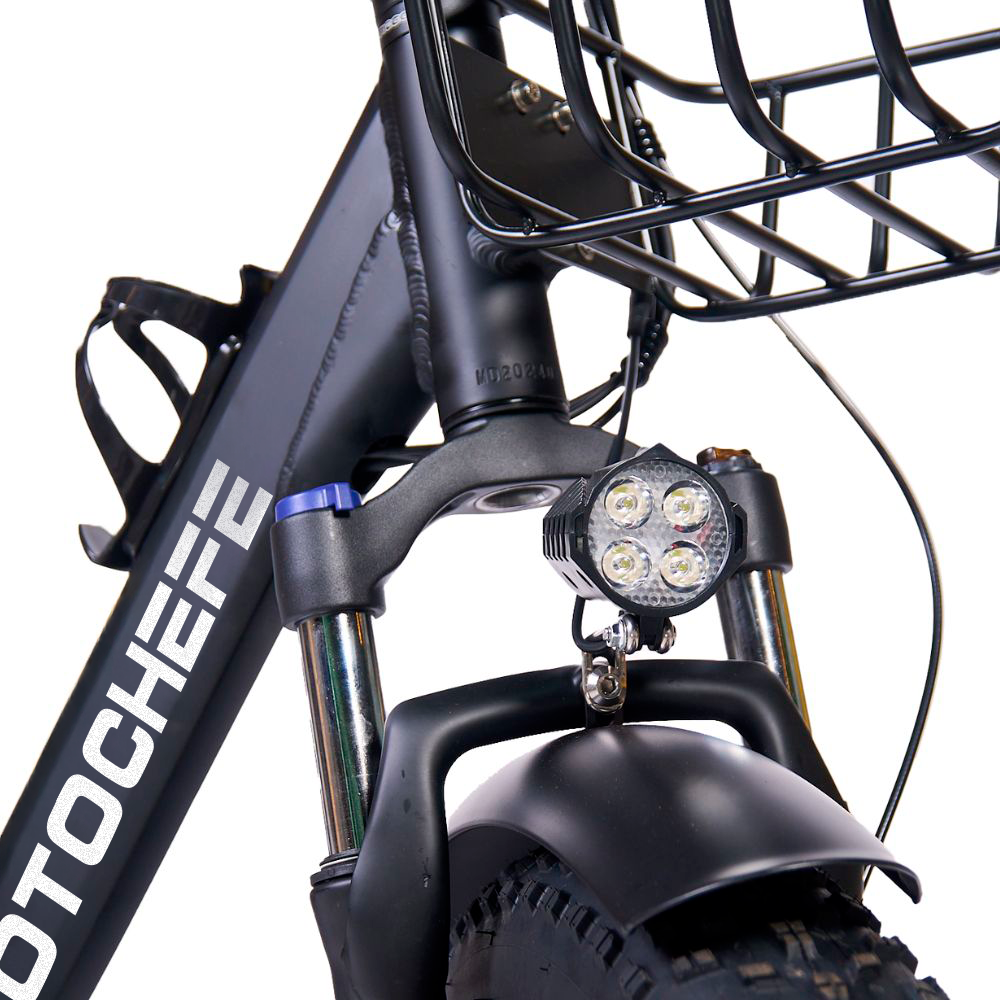 Conjunto LED de alto brilho com facho amplo, perfeito para rodar ao amanhecer, ao anoitecer e em vias pouco iluminadas.